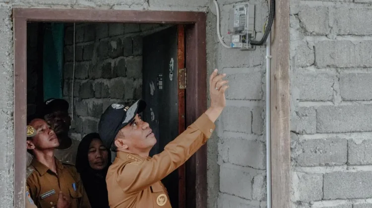Gubernur Sulteng Luncurkan "BERANI Menyala", 905 Rumah Teraliri Listrik