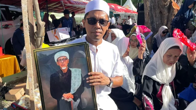 Berkah Haul Guru Tua, Dagangan UMKM Diserbu Pembeli