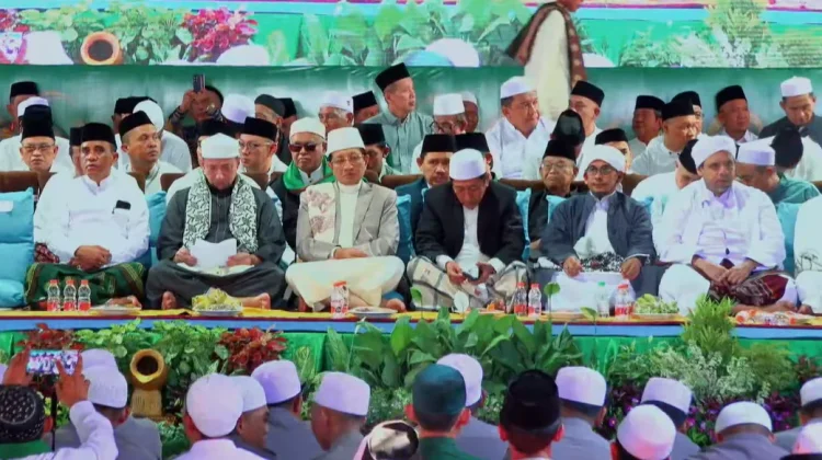 Tokoh Nasional Hadiri Haul Guru Tua, Bukti Cinta Tak Berbatas