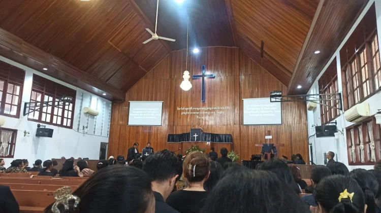 Peringatan Jumat Agung HKBP Palu Berlangsung Khusyuk dan Penuh Makna