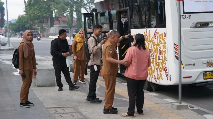 Pemkot Palu Wajibkan ASN Naik Transportasi Umum Bus Trans Palu