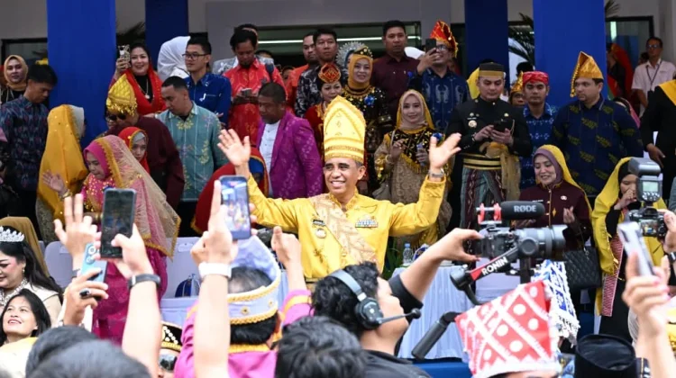 Banyak Lahirkan Orang Hebat, Gubernur Sulteng: Waktunya Bantu Ibu Kita