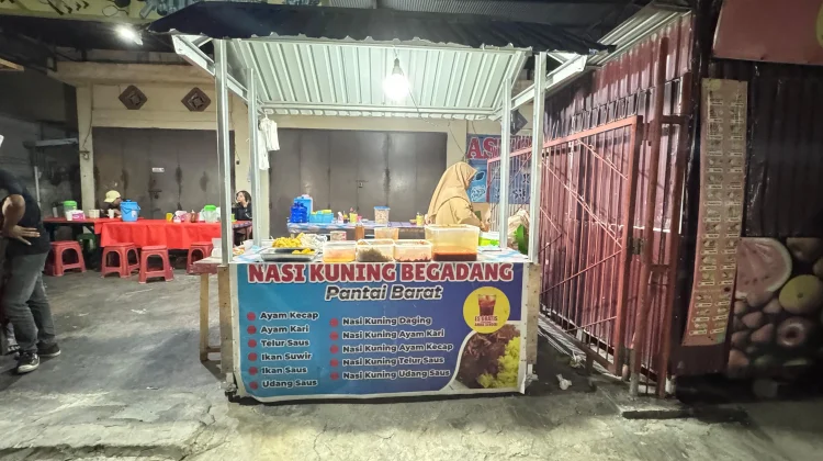 Kuliner Malam Nasi Kuning Favorit Warga Palu