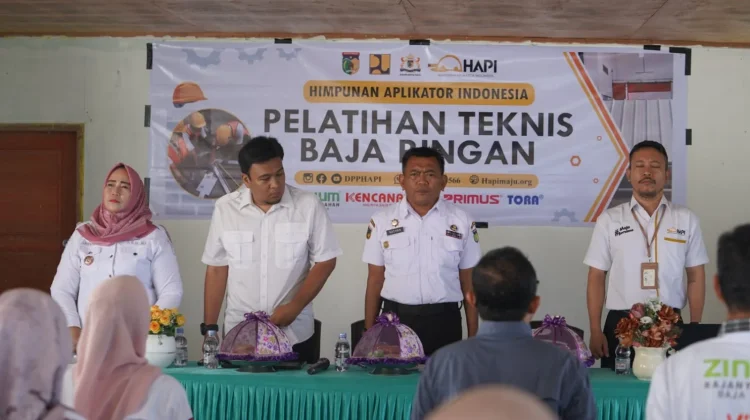 Pelatihan Perakitan Baja Ringan untuk Sarana Pengelolaan Sampah Plastik