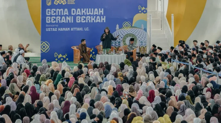 Ribuan Masyarakat Antusias Ikuti Tausiyah Hanan Attaki di Palu