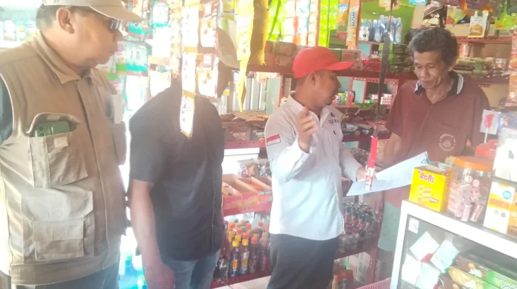 Lurah Donggala Kodi Edukasi Warga Soal Kebersihan Lingkungan dan Sadar Pajak