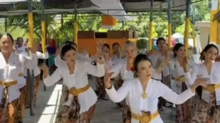 Tari Rejang Renteng, Tarian Sakral Umat Hindu
