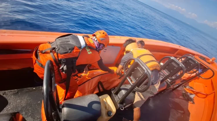 Hilang saat Cari Cumi, Nelayan Parimo Ditemukan Meninggal di Atas Perahu