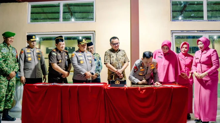 Perkuat Sinergi, Pemkot Morut Hibahkan Gedung Olahraga Badminton ke Polres