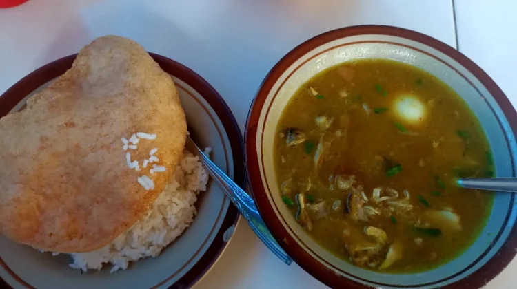 Soto Ayam Hangat Lezat Disukai Semua Kalangan