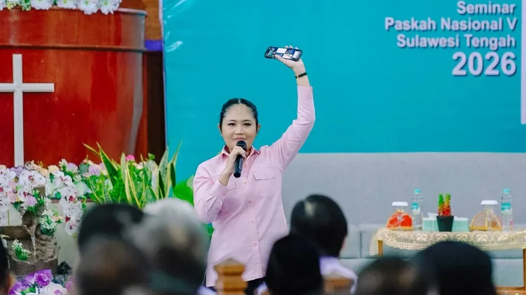 Seminar Paskah Nasional V, Febriyanthi Tekankan Dampak Kepemimpinan Perempuan