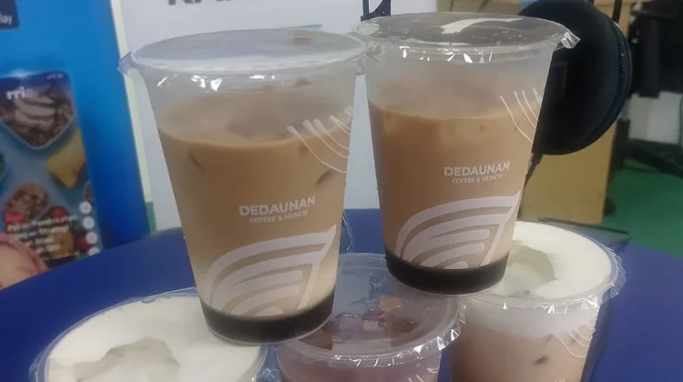 Es Kopi Dedaunan Angkat Potensi Biji Kopi Lokal Napu