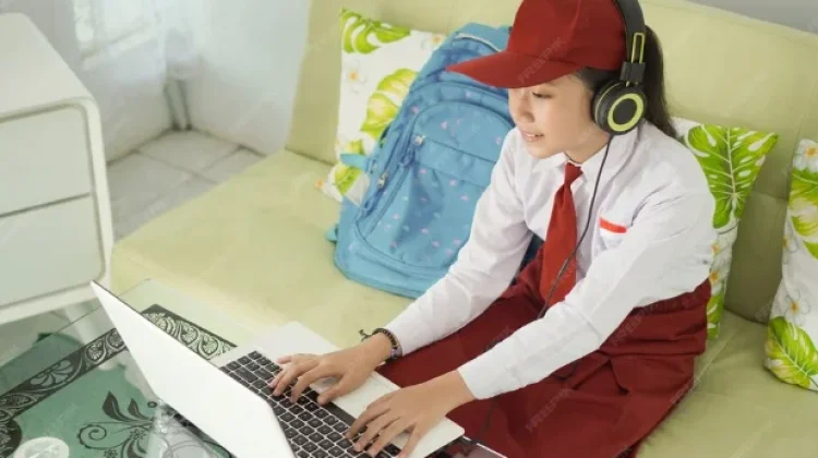 Pelajar Wajib Tahu! Ini Untung Rugi Beli Laptop Bekas dan Baru