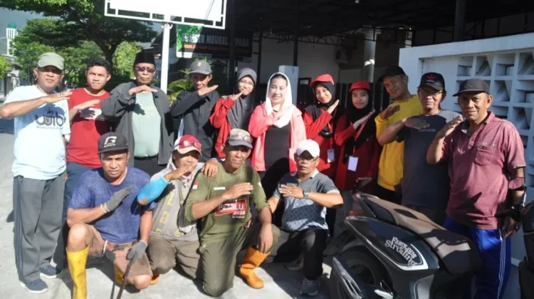 Wawali Palu Tinjau Kerja Bakti Masyarakat di Kelurahan Kamonji
