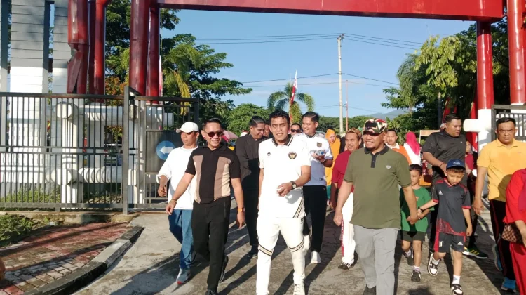 Jalan Santai Bersama, Bupati Parimo Perkuat Silaturahmi dan Nasionalisme