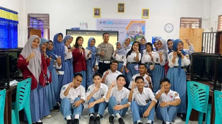 Bangun Kesadaran Pelajar, Polantas Menyapa SMAN 1 Luwuk