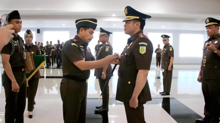 Kajati Sulteng Lantik Asisten Pembinaan dan Kajari Parimo