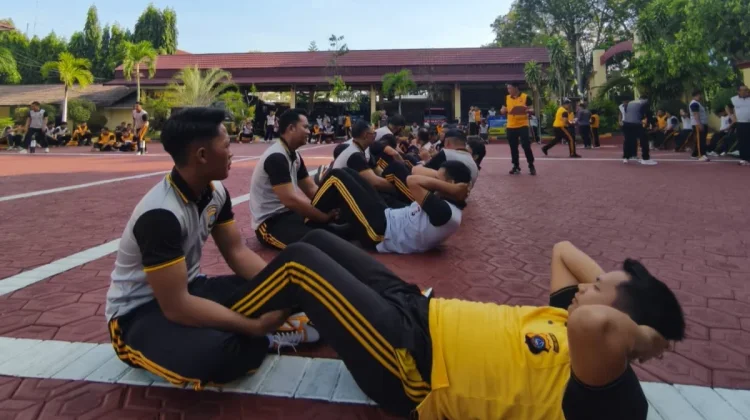 Jaga Kondisi Fisik Personel, Polresta Palu Gelar Kegiatan Jasmani