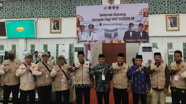 Penyerahan Jemaah Haji Sulteng Tandai Awal Pemberangkatan ke Tanah Suci
