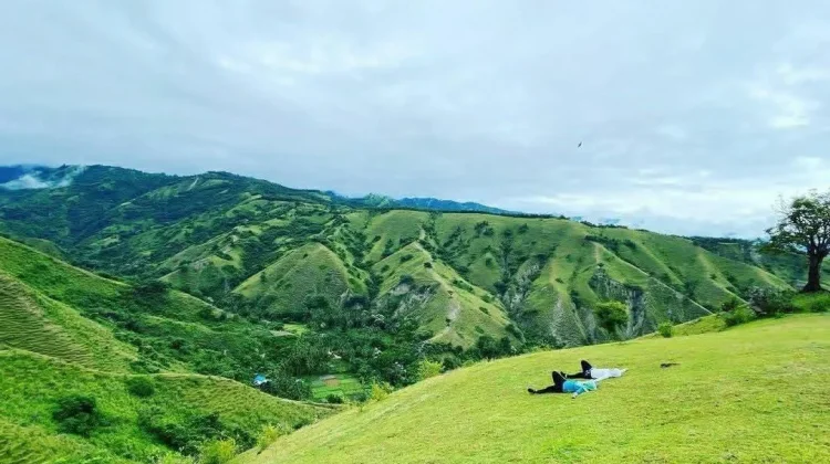 Wisata Alam Uventumbu Kawatuna, Keindahan Alam dengan Panorama Bukit Hijau