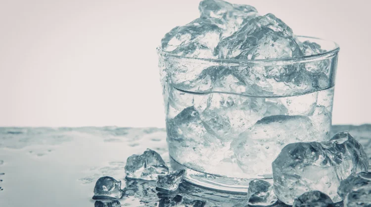 Minum Air Es Tetap Aman jika Tidak Berlebihan