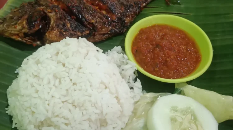 Kuliner Ikan Bakar Tetap Diburu Warga Kota Palu