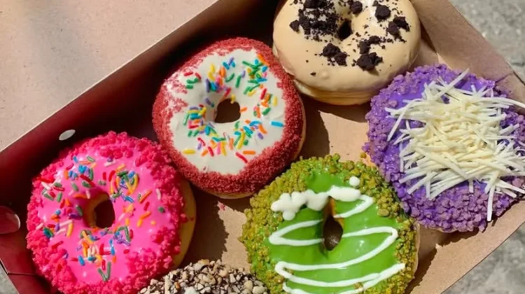 Rahasia Dapur Dinara Donuts Palu: Adonan Itu Sensitif dan Harus Dirawat Bak Bayi!