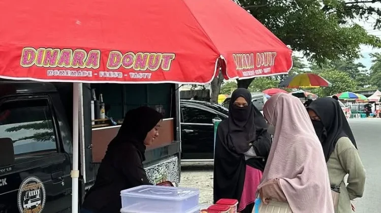 Harga Bahan Baku Melejit, Dinara Donuts Palu Jaga Kualitas tanpa Bebani Pelanggan