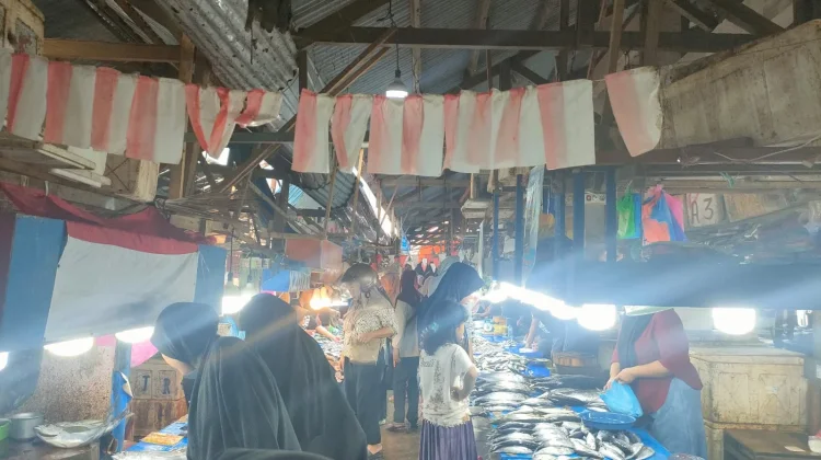 Pasar Manonda Dipenuhi Stok Ikan jelang Iduladha