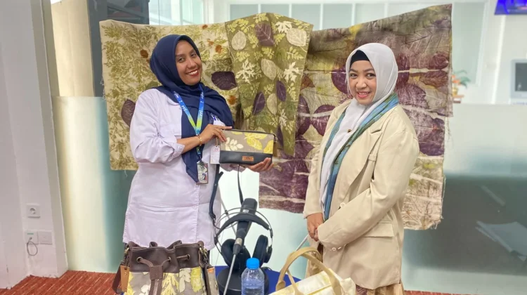 Ecoprint Palu: ketika Alam Bercerita lewat Jejak Daun di Kain Kanvas”