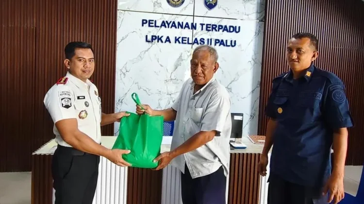 LPKA Palu Beri Bantuan Sosial Kepada Keluarga Anak Binaan
