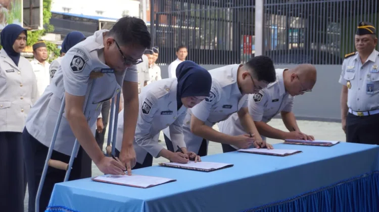 Ditjenpas Sulteng Lantik Delapan PNS Baru, Ingatkan Integritas dan Tolak Pungli