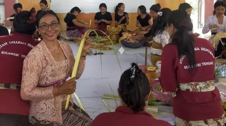 Mahasiswa STAH Sulteng  Gelar Ujian Praktik Pembuatan Upakara