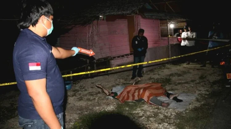 Polres Banggai Evakuasi Jenasah di Perairan Luwuk Utara