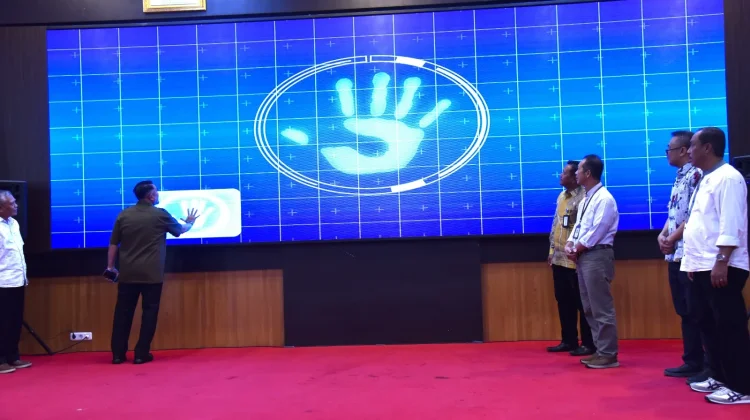 Maksimalkan Pelayanan, Rektor Untad Launching Aplikasi One Klik Siga 8