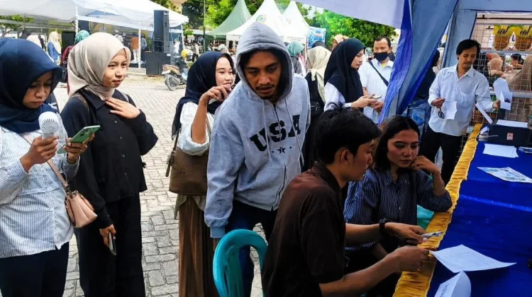 Permudah Akses Kerja, Disnakertrans Parimo Gelar Job Fair dan Walk-in Interview
