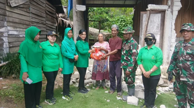 Persit Koramil Biromaru Salurkan Paket Bantuan Bahan Pokok di Kabupaten Sigi