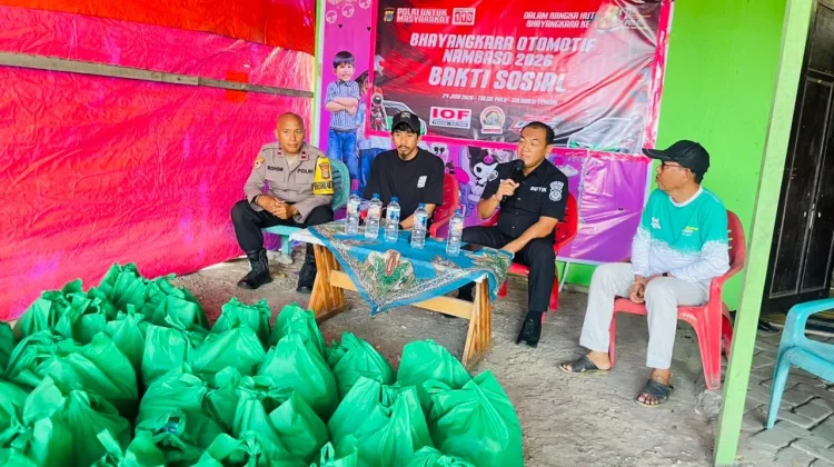 Bhayangkara Otomotif Nambaso Salurkan Bansos untuk Warga Penggaraman