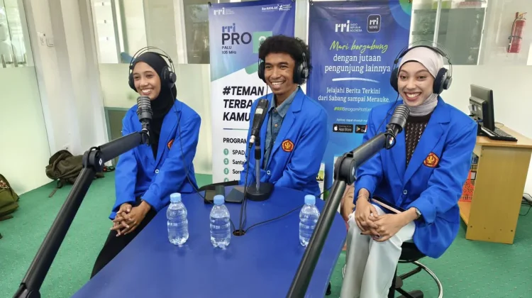 Pelatihan Tour Guide hingga Website Wisata Warnai KKN Untad-UGM