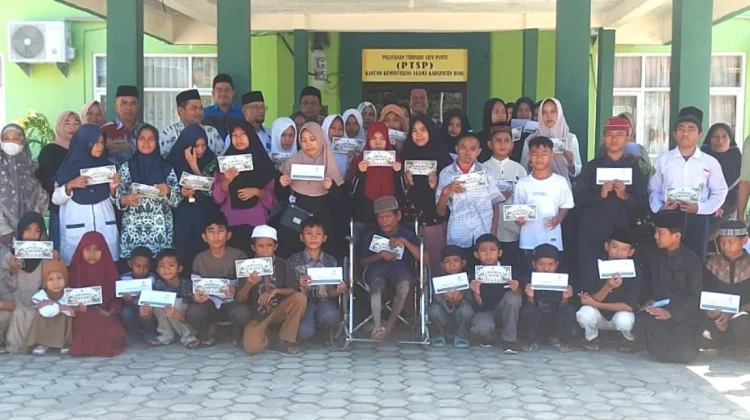 Kemenag Buol Salurkan Santunan bagi 145 Yatim dan Penyandang Disabilitas
