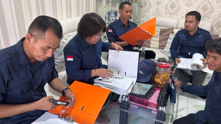 Kejati Sulteng Geledah Kantor KSOP Teluk Palu dan Rumah Eks Kepala Bapenda Donggal