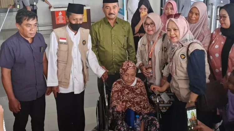 Jemaah Haji Sigi yang Sempat Dirawat di Madinah Akhirnya Tiba di Palu
