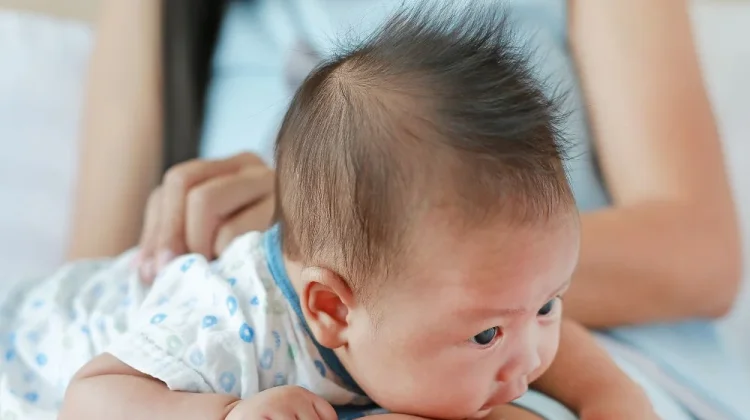 Tummy Time Rutin Dukung Tumbuh Kembang Bayi