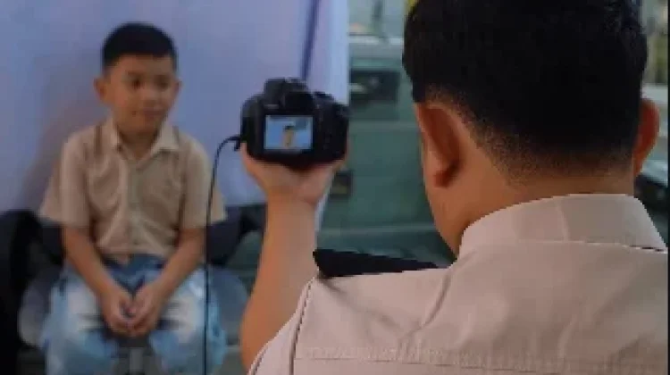 Imigrasi Palu Jemput Bola Layani Paspor Anak untuk Pengobatan ke Luar Negeri