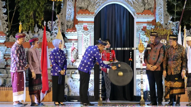 Kakanwil Kemenag Sulteng: Utsawa Dharmagita Wujudkan Harmoni Antarumat Beragama