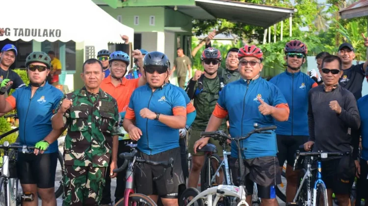 Danrem 132/Tadulako Perkuat Soliditas Prajurit lewat Gowes dan Nobar Piala Dunia