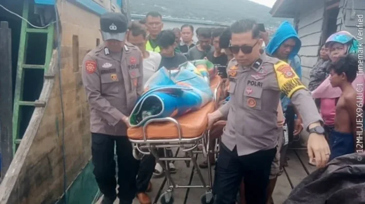 Polisi Evakuasi Mayat Pria di Pelabuhan Feri Luwuk