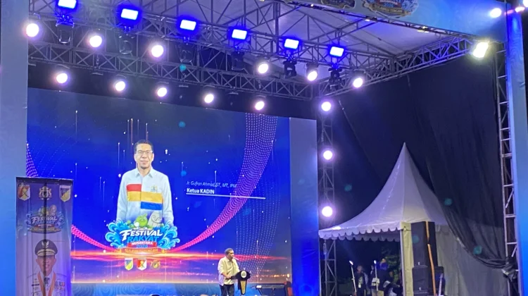 Kadin Sulteng dan Kodam XXIII/Palaka Wira Hadirkan Nobar Bola Gembira di Palu