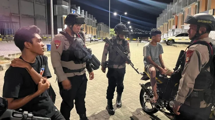 Jaga Situasi Kamtibmas, Satbrimob Polda Sulteng Intensifkan Patroli Malam