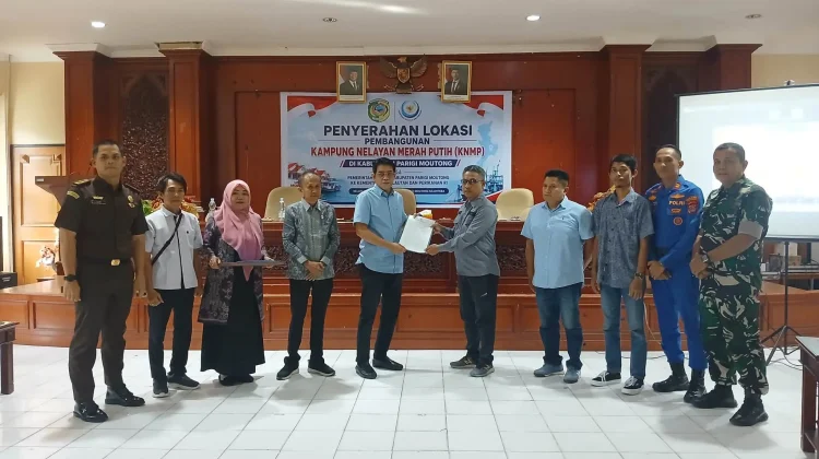 Bupati Parimo Serahkan Lokasi Kampung Nelayan Merah Putih ke KKP
